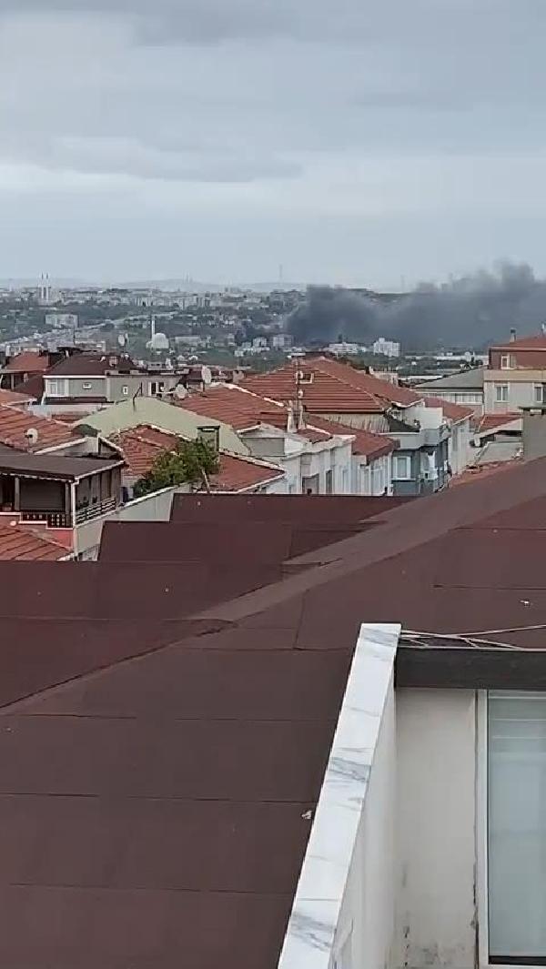 Son dakika... İstanbul'da korkutan yangın! Dumanlar birçok noktadan görülüyor