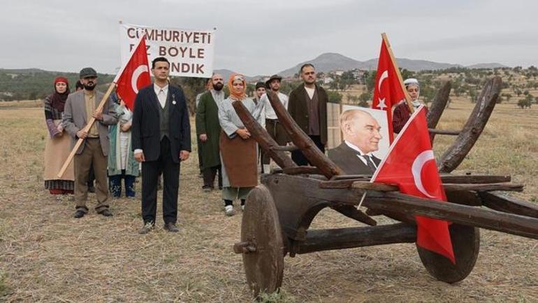 90 yıl sonra yeniden hayat bulan fotoğraf! 'Cumhuriyeti Biz Böyle Kazandık'