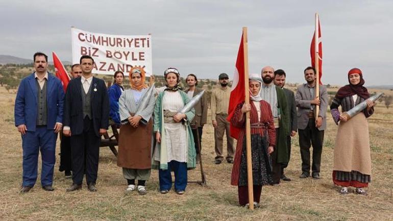 90 yıl sonra yeniden hayat bulan fotoğraf! 'Cumhuriyeti Biz Böyle Kazandık'