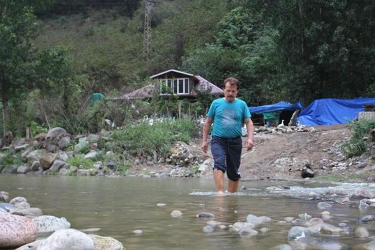 'Burayı yaparak risk aldım' dedi! Macera parkuru gibi ev yolu