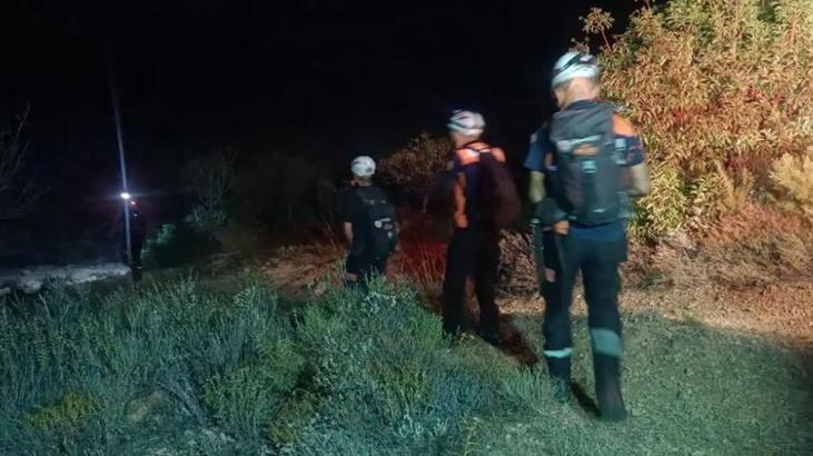 İhbar üzerine harekete geçildi! Mahsur kalan 15 düzensiz göçmen kurtarıldı