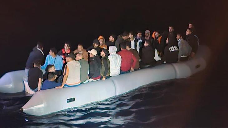 Türk karasularına geri itilen düzensiz göçmenler kurtarıldı