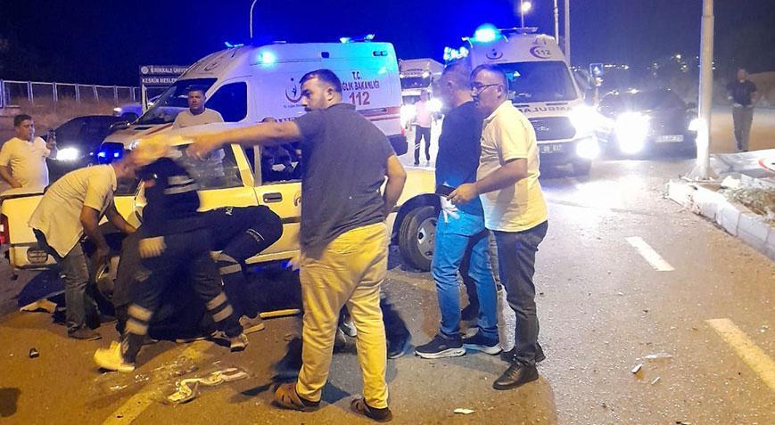 Kırıkkale’de iki otomobil çarpıştı! Ölü ve yaralılar var