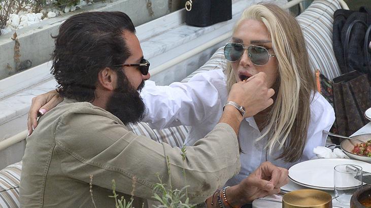 Ünlü çiftin tanışma yıl dönümü kutlaması! ‘Millet şampanya patlatır, biz kebap yedik’