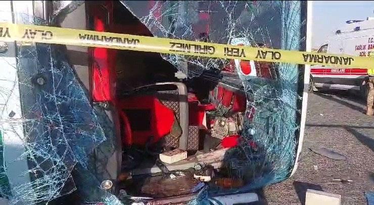 Şanlıurfa’da otobüs devrildi: 1 ölü, 14 yaralı