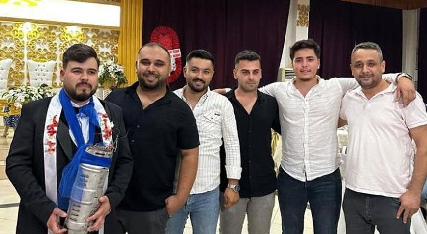 Damadın arkadaşlarından ilginç hediye