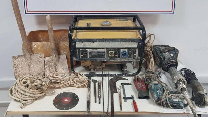 Adıyaman’da 5 defineci suçüstü yakalandı