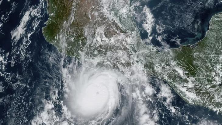 Otis Kasırgası Meksika’da; yetkililer ‘yıkıcı hasar’ riski uyarısında bulunuyor