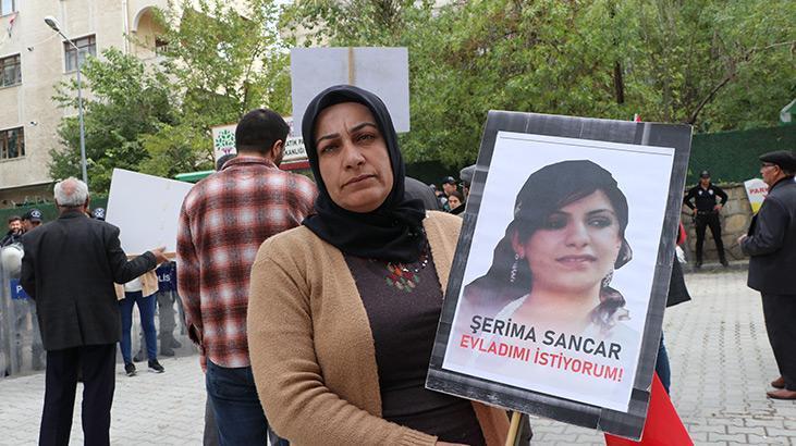 Van’da evlat nöbetine katılan anneden kızına ‘teslim ol’ çağrısı