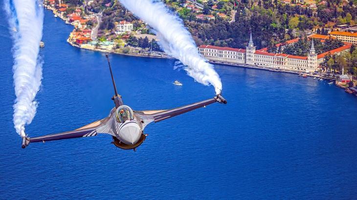 Yunan basını 29 Ekim kutlamalarını yazdı: Güç gösterisi