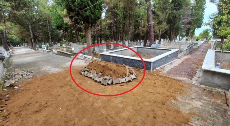 Koşarak geldi, gördüklerine inanamadı! Yoldaki mezar şoke etti