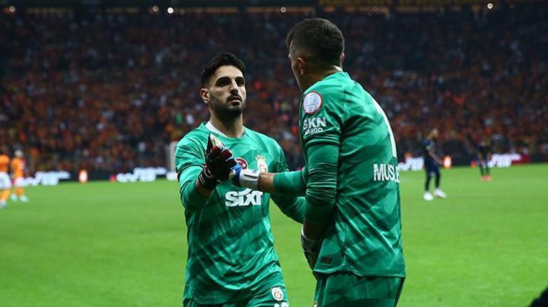 Galatasaray'da Muslera gelişmesi! Geri dönüş tarihini canlı yayında duyurdu