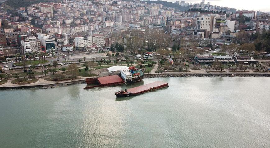 13 personel yardım çağrılarının ardından kurtarılmıştı! İkiye bölünen geminin son hali