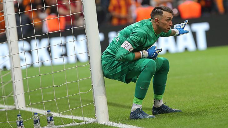 Galatasaray’da Fernando Muslera depremi! Maça devam edemedi