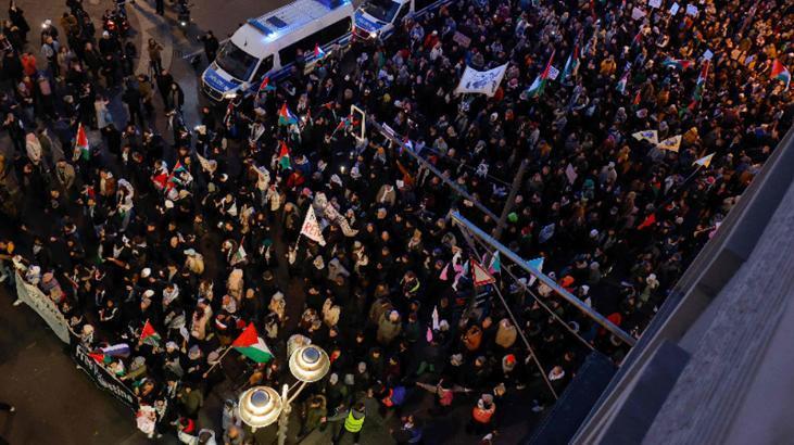 İki Avrupa şehrinde binler bir araya geldi! Filistin’e destek