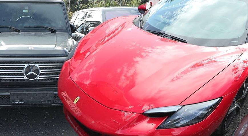 Dilan ve Engin Polat çiftinin lüks araçları yediemin otoparkında görüntülendi