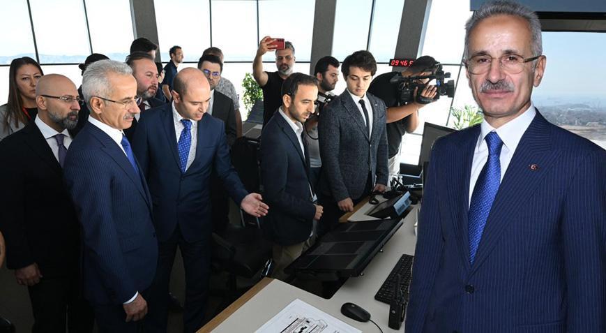 Bakan Uraloğlu duyurdu! Havalimanlarında yeni dönem