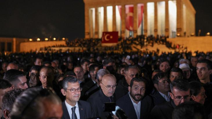 CHP Genel Başkanı Özel, Anıtkabir’i ziyaret etti