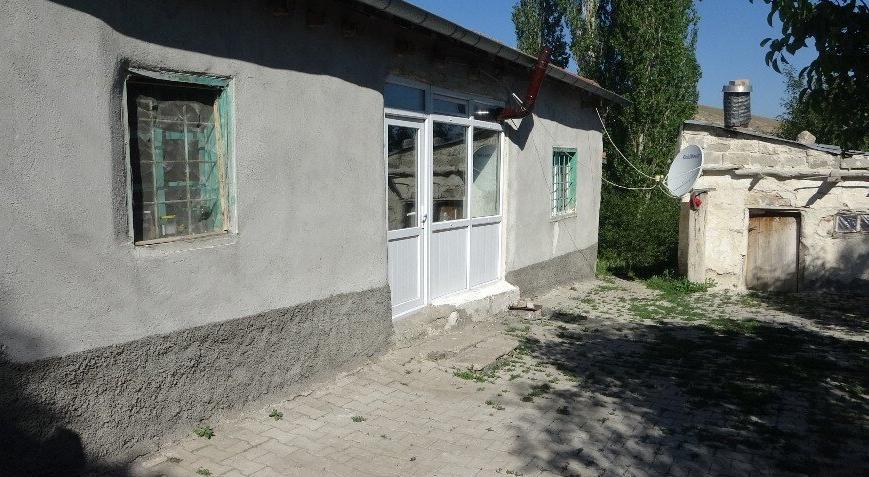 3 hafta önce dünyaya getirdiği kızını boğarak ölüdren anne: Cezamı çekmek istiyorum