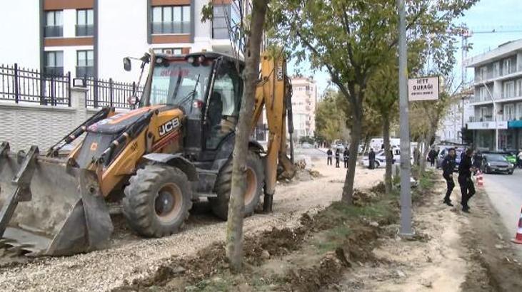 İş makinası geri manevra yaparken faciaya neden oldu