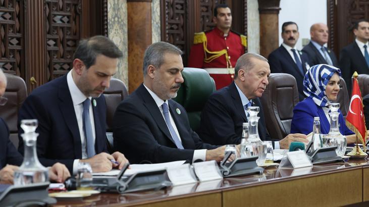 Bakan Bayraktar duyurdu! Cezayir ile LNG ithalat anlaşması uzatıldı