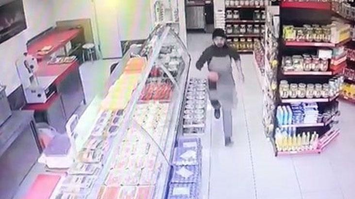 Malatya’da korkutan depremler! Deprem anı kameralara böyle yansıdı