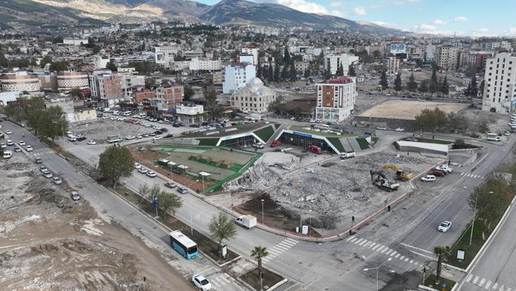 İlde ‘saçma yapı’ olarak biliniyor… Yıkım çalışmaları başladı