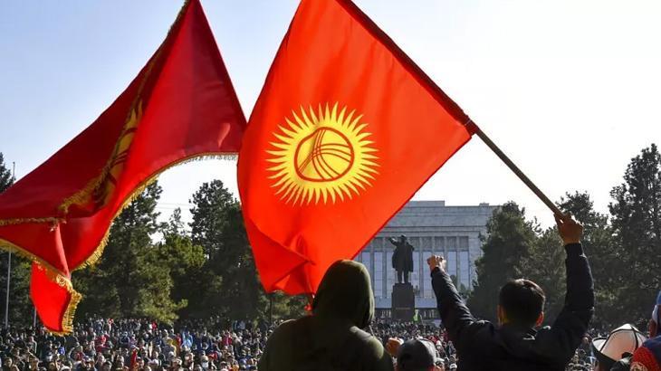 Kırgızistan bayrağını değiştireceğini açıkladı
