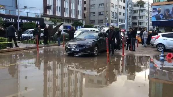 İskenderun'da sahil şeridi su altında kaldı