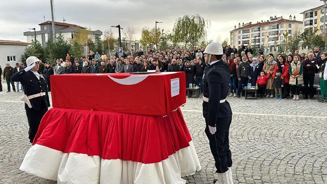 Kütahya'da polis memurunun acı sonu! Eşi fotoğrafına sarılarak gözyaşı döktü