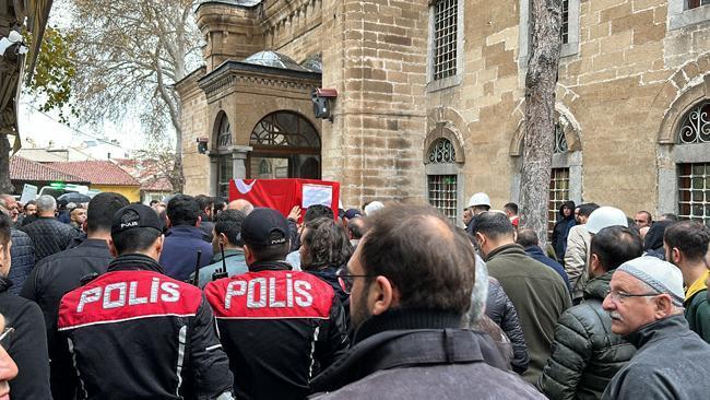 Kütahya'da polis memurunun acı sonu! Eşi fotoğrafına sarılarak gözyaşı döktü