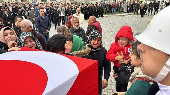 Kütahya'da polis memurunun acı sonu! Eşi fotoğrafına sarılarak gözyaşı döktü