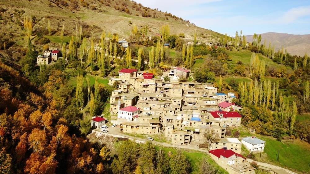 Türkiye'de bir masal diyarı! 300 yıllık taş evler büyülüyor