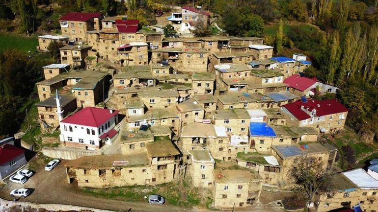 Türkiye'de bir masal diyarı! 300 yıllık taş evler büyülüyor