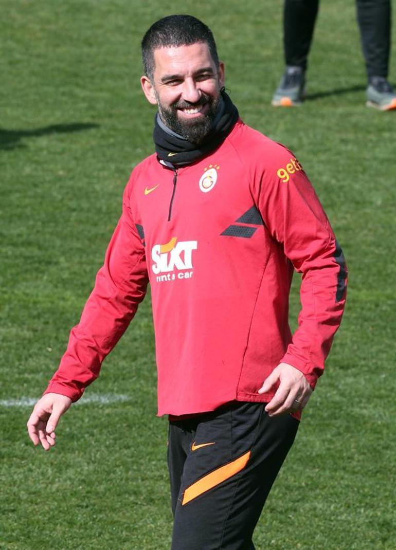 Milyonlarca dolar dolandırılmıştı! Arda Turan'a dava sorusu