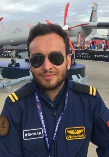 Üniforması tabuta serildi! Kazada can veren pilotlara acı veda