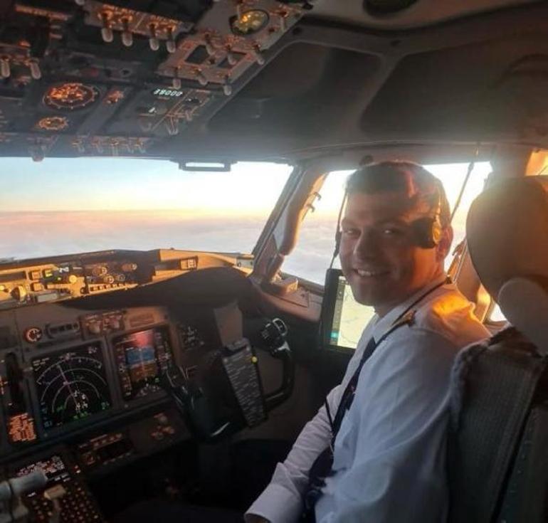 Üniforması tabuta serildi! Kazada can veren pilotlara acı veda