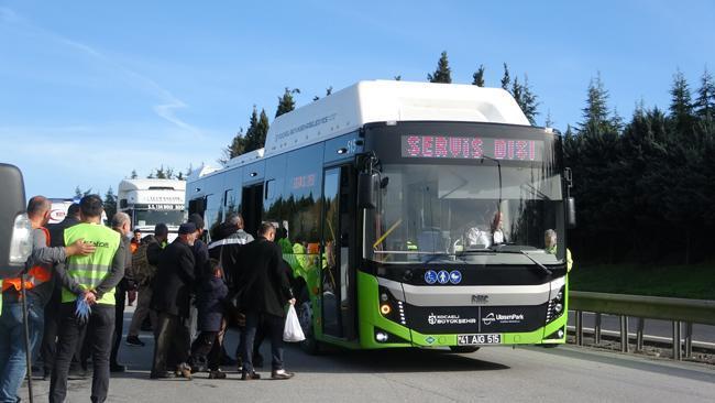 Yolcu otobüsü, TIR'a arkadan çarptı! Yaralılar var