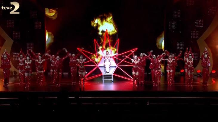 Pantene Altın Kelebek törenine İrem Derici damgası! Nefes kesen şov