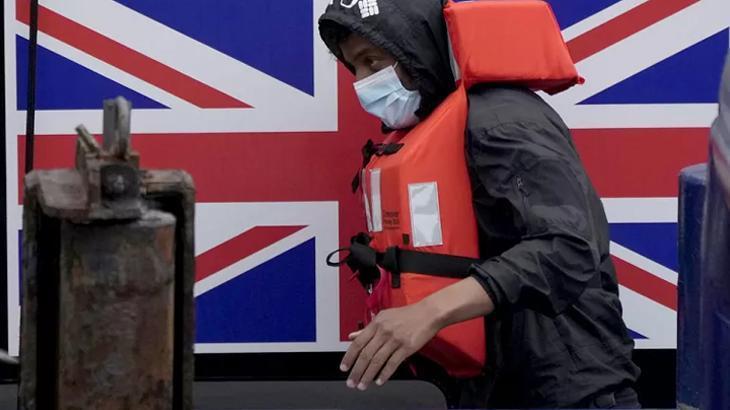 İngiltere’de göçmenlik kuralları değişiyor: Çalışma vizesi için daha fazla kazanmak gerekecek