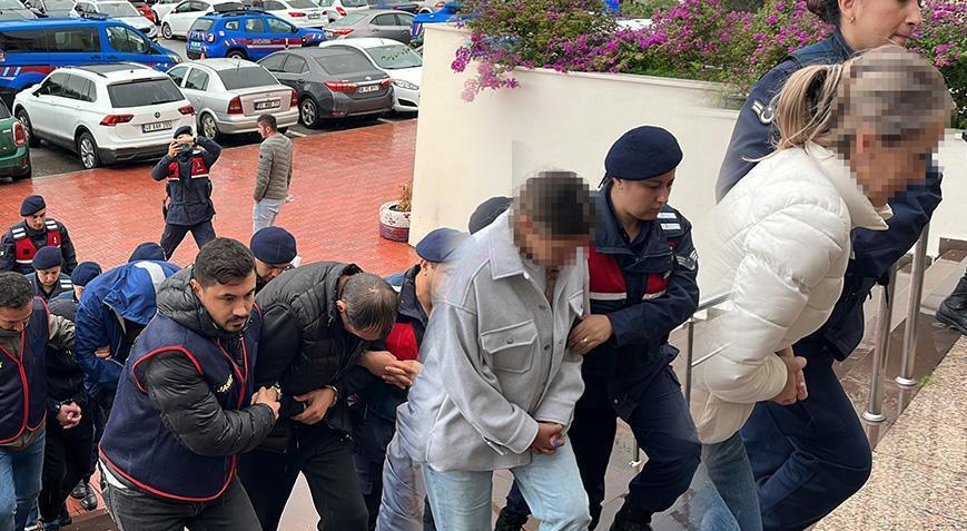 81 kaçak göçmen ile 10 organizatör yakalandı! Kişi başı 3 bin ile 8 bin euro detayı