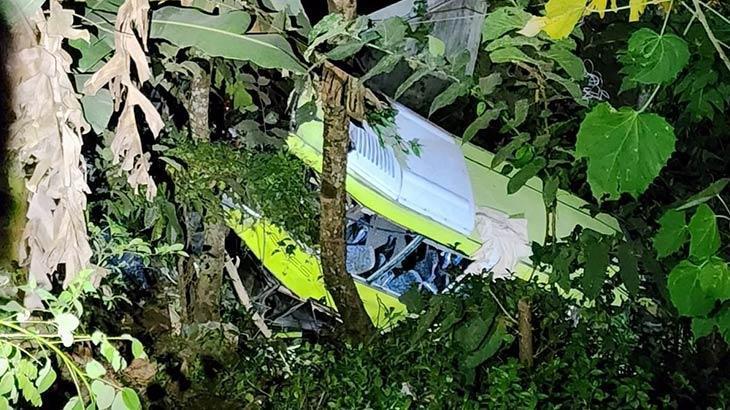 Filipinler’de yolcu otobüsü şarampole yuvarlandı