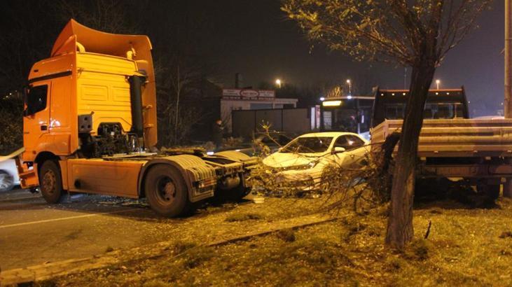 Araçlar karşı yola geçti, ortalık savaş alanına döndü