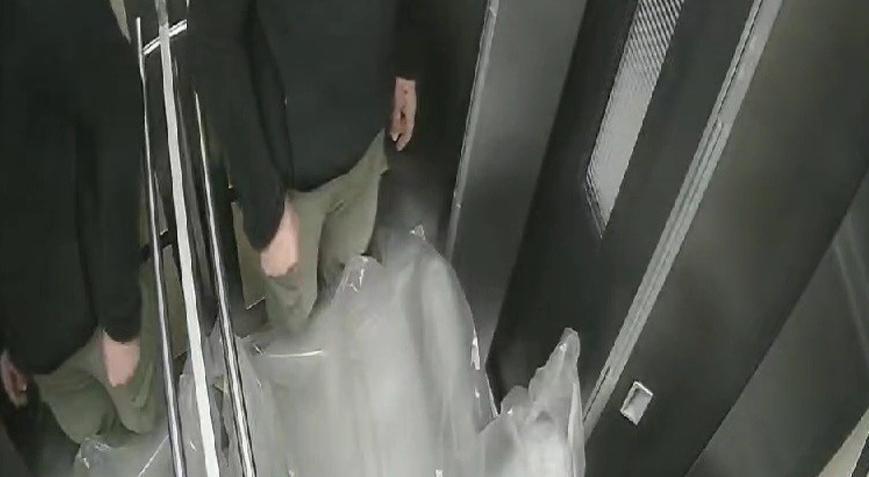 Asansör zemin kata böyle çakıldı! Şans eseri kurtuldu