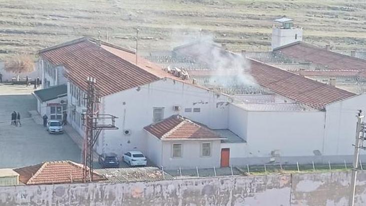 Cezaevindeki dumanı gören telefona sarıldı, gerçek başka çıktı