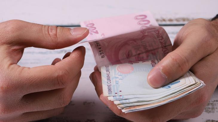 Çalışan emekliler dikkat! 5 bin TL ikramiye için tarih belli oldu