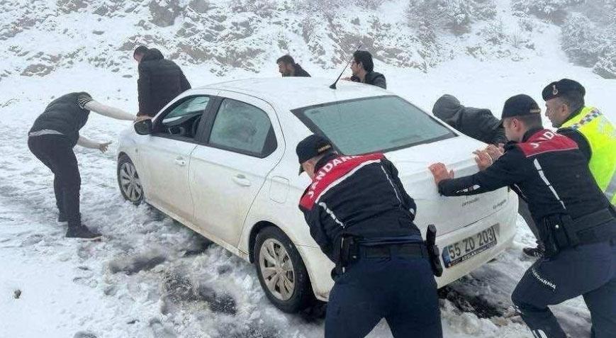 Beyaz kabus! Kara kış hayatı felç etti