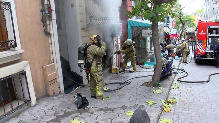 Beyoğlu’nda apart otelde yangın