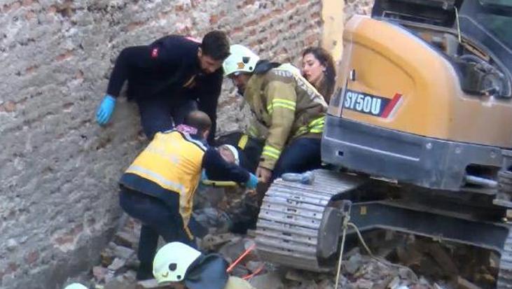 Son dakika… Kadıköy’de bina yıkımı sırasında göçük