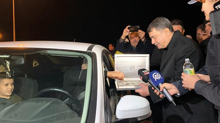 Ankara Valisi Şahin, yılbaşında çalışan personeli ziyaret etti